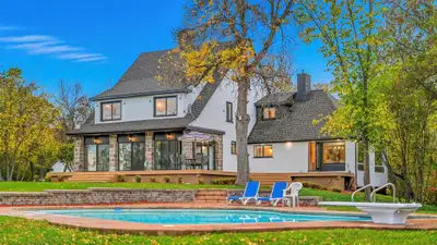 R13//St Andrews/Experience luxury estate living on one of River Road s most historic and breathtakin...