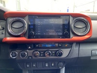 Power Steering,Heated Mirrors,Integrated Turn Signal Mirrors,Auxiliary Audio Input,Fog Lamps,MP3 Cap... (image 7)