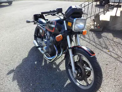 sonic cycle has a 1981 suzuki gs - 1100 drag bike in for parts. nice vance and hines side winder pip...