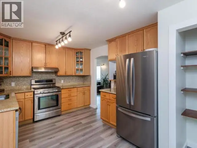 6 CARNELIAN COURT Whitehorse, Yukon in Houses for Sale in Whitehorse - Image 8