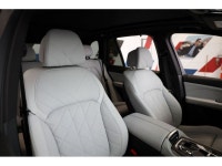 2025 BMW X5 xDrive50e 3.0L I6 AWD 8-Speed Automatic EXTERIOR - BLACK SAPPHIRE METALLIC INTERIOR - SI... (image 9)