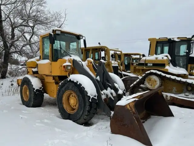 2000 VOLVO L70D WHEEL LOADER in Heavy Equipment in Regina - Image 11