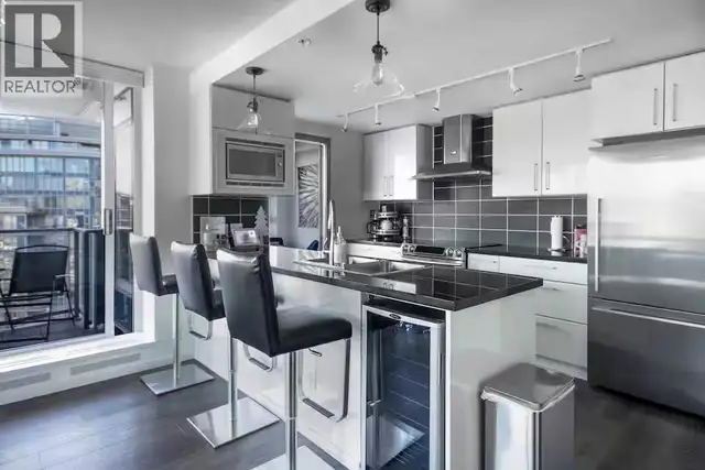 3505 188 KEEFER PLACE Vancouver, British Columbia in Condos for Sale in Vancouver - Image 3