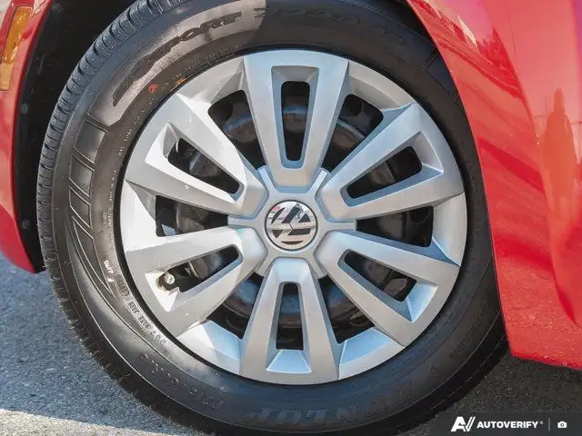 2017 Volkswagen Beetle Coupe Trendline | One Owner | Clean in Cars & Trucks in London - Image 10