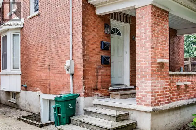 81 WILLOW Street Waterloo, Ontario in Houses for Sale in Kitchener / Waterloo - Image 8