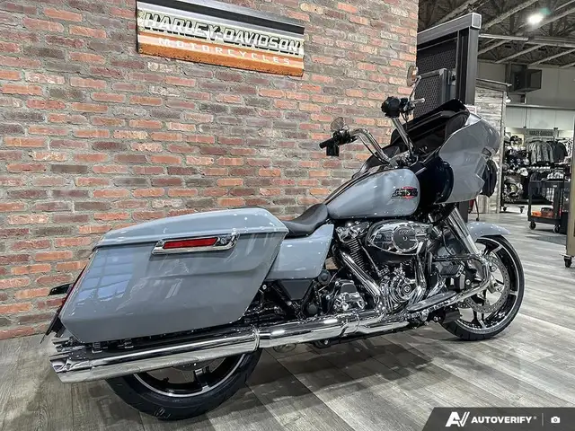 2026 Harley-Davidson ROAD GLIDE in Sport Touring in Calgary - Image 6