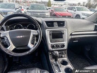 KBB.com Brand Image Awards. This GMC Acadia boasts a Gas V6 3.6L/217 engine powering this Automatic... (image 9)