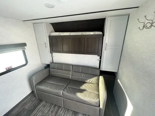 2021 KEYSTONE BULLET CROSSFIRE 2200BH21 (FINANCING AVAILABLE) in Travel Trailers & Campers in Strathcona County - Image 11