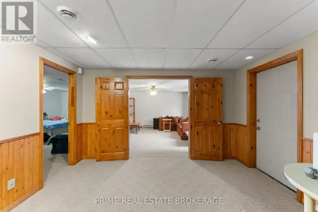 9856 HURON PLACE Lambton Shores (Grand Bend), Ontario in Houses for Sale in Grand Bend - Image 33