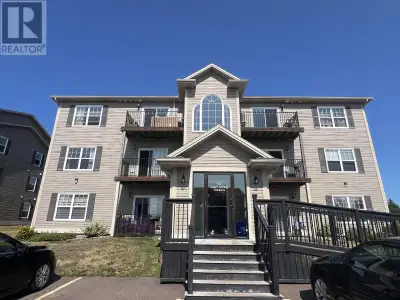 Well built 2 bedroom, 1 bathroom Condominium on the third floor. Amazing building features with entr...