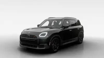 Découvrez ce superbe Countryman Cooper S ALL4 neuf, un véhicule haut de gamme offrant polyvalence et...