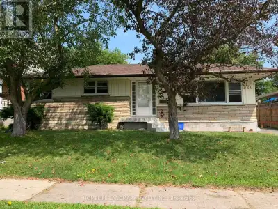 Rare Legal Fourplex On An Oversized Lot In A High Demand Location! Exceptional Opportunity For Inves...