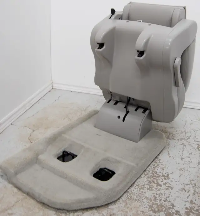 Chevy Truck Tahoe 2nd Row Bucket Seats Suburban Yukon XL Denali in Other Parts & Accessories in St. Catharines - Image 6