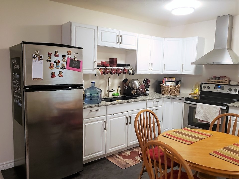 Charming 1 Bed + Den, East Barrie 5