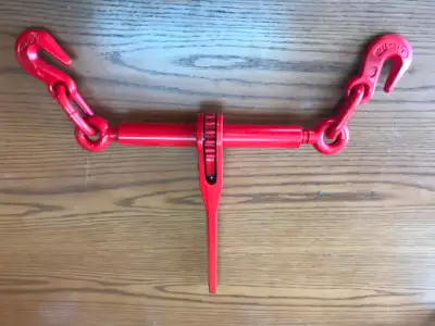 Tendeur à chaîne (neuf). Pour chaîne 3/16 ou 3/8. Plusieurs en inventaire. 36.50$/ch. Matériaux et s...