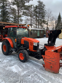 Kubota L-6060 4x4 with front blower, low hours