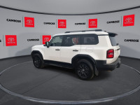 Sunroof, Power Liftgate, Cooled Seats, 360 Camera, Hybrid! Whether you're conquering rugged trails o... (image 5)