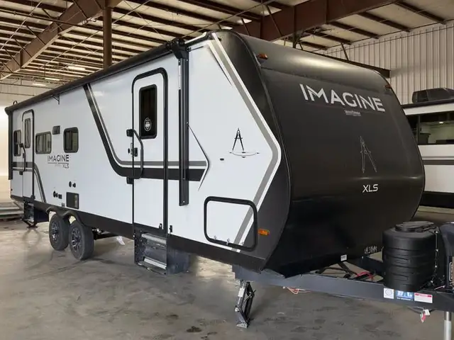 2026 Grand Design Imagine XLS 25RLE in Travel Trailers & Campers in Hamilton - Image 23