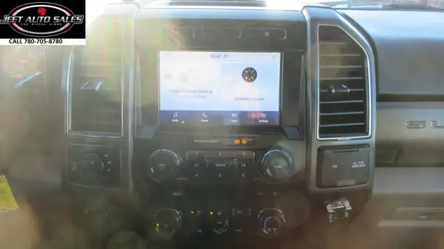 2020 Ford F-250 CREW CAB FLAT DECK in Heavy Trucks in Vancouver - Image 12