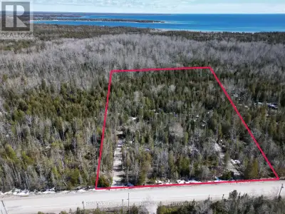 Nice 2.8 acre building lot - close to amenities in the village of Tobermory. Property is located in...
