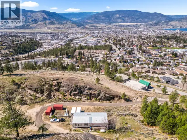 138 SALIKEN Drive Penticton, British Columbia in Houses for Sale in Penticton - Image 2