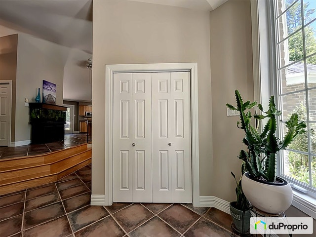 $869,900 - Bi-Level for sale in Granby — photo 3