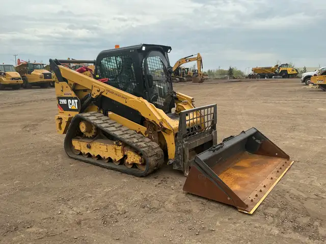 2014 Caterpillar 299D with Extra Counter Weight in Heavy Equipment in Calgary - Image 3