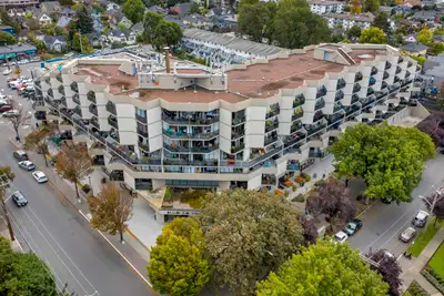 Visit our Website: https://www.capreit.ca/apartments-for-rent/victoria-bc/james-bay-square/ These mo...