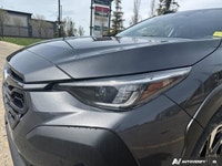 Vehicle Key Features Key Features 18-inch aluminum alloy wheels, 5-spoke, two-tone with machined fin... (image 9)