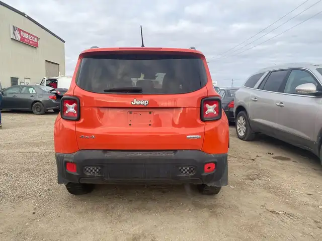 2015 Jeep Renegade LATITTUDE *ONLY FOR PARTS* in Auto Body Parts in Regina - Image 9