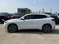 AMVIC Licensed Dealer * Panoramic Sunroof * Heated Front Leather Seats * HD Rear Vision Camera * Mem... (image 4)