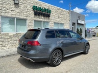 2017 VOLKSWAGEN GOLF ALLTRACK AWD NO ACCIDENTS, NO CLAIMS, WITH GREAT SERVICE HISTORY QualiTee Motor... (image 5)
