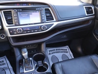 SAFETY INCLUDED 22 SERVICE RECORDS LOCAL ONTARIO CAR 7 PASSENGER GREAT CONDITIONS Very Clean AWD Toy... (image 9)
