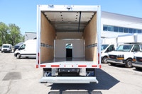 2026 GMC Savana Cargo CAMION NEUF / 14 KM / 6.6 LITRES 8 CYLINDRES / 2026 GMC SAVANA 3500 CUBE 12 PI... (image 8)