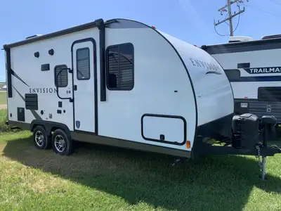 2023 GULF STREAM ENVISION EV21QBS, OFFERS ACCEPTED!! PERFECT FOR COUPLES!, LARGE REAR BATHROOM, DINE...