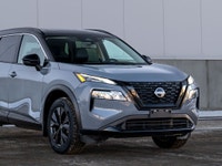 CARGET AUTOMOTIVE is thrilled to offer this 2023 Nissan Rogue SV Midnight Edition, a stylish compact... (image 4)
