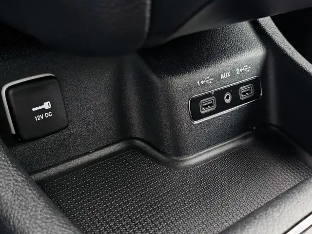 2018 Dodge Durango SXT AWD5610976337474560025
