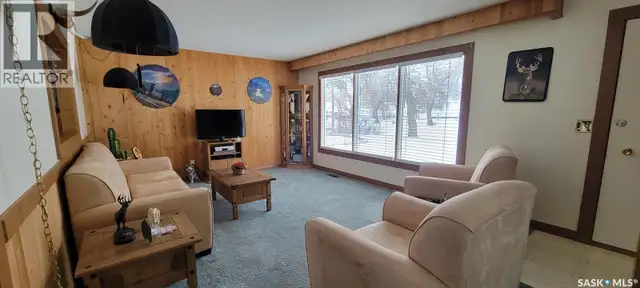 33 Main STREET Willow Bunch Rm No. 42, Saskatchewan in Houses for Sale in Moose Jaw - Image 11