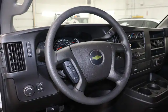 2026 Chevrolet Express 3500 Work Van5973317391908966415