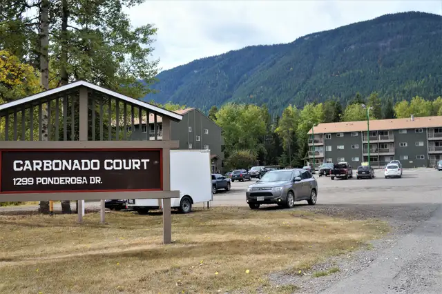 2 BEDROOM CONDO FOR SALE IN SPARWOOD!