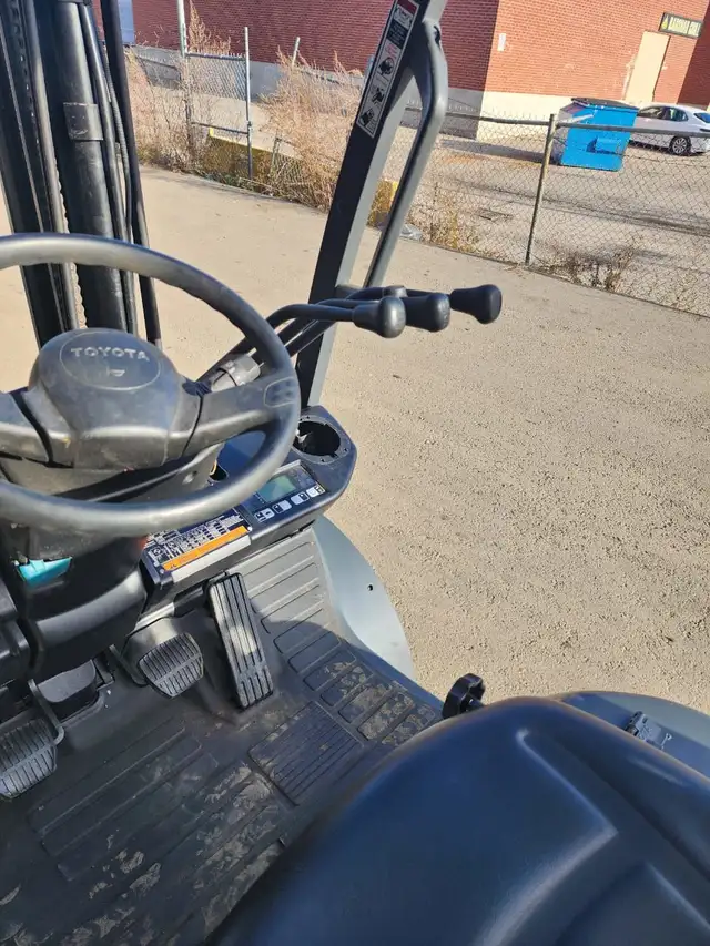 2022 Toyota 5000lbs cap Outdoor Forklift 3 stage w Side-Shift in Heavy Equipment in Mississauga / Peel Region - Image 7