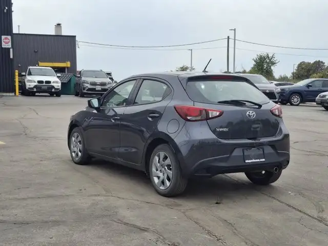 2020 Toyota Yaris Hatchback LE | Auto | Heated Seats in Cars & Trucks in Guelph - Image 5