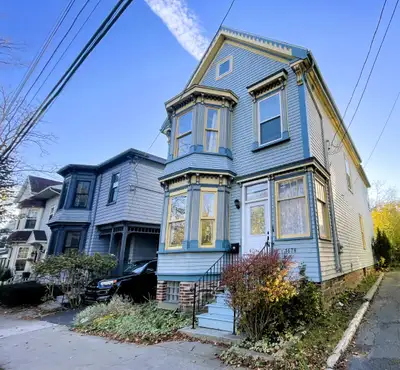 Beautiful, fully furnished, historic home in the South End of Halifax! This is a charming 3-bedroom...