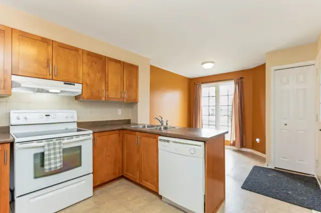 2-Bed | 2.5 Bath Barrhaven Condo with 2 Parking Spots63235990314113121