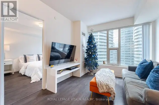 2401 - 10 YORK STREET Toronto (Waterfront Communities), Ontario in Condos for Sale in City of Toronto - Image 19
