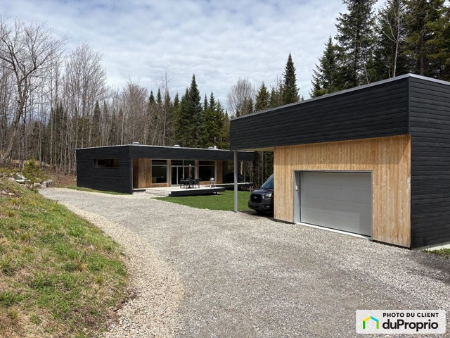 $709,000 - Bungalow for sale in St-Raymond — photo 1