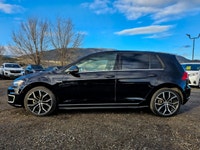 Experience the eco-friendly power of the 2016 Volkswagen e-Golf SEL Premium in attractive white. Thi... (image 3)