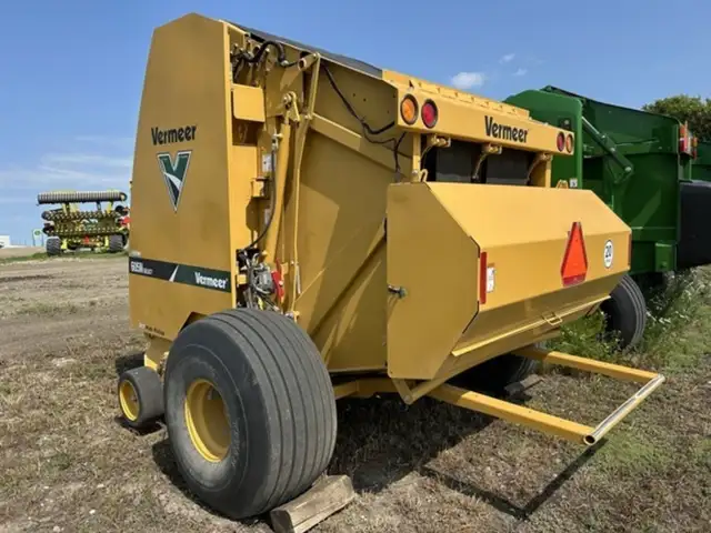 2022 Vermeer 605N in Farming Equipment in Swift Current - Image 3