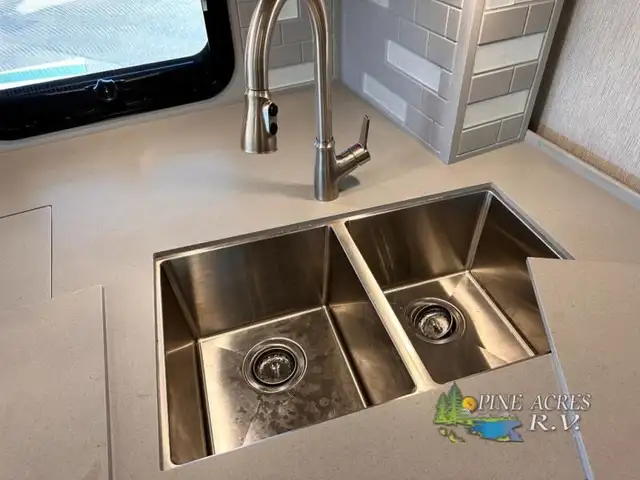 2023 Newmar Kountry Star 4037 Diesel Pusher 360 h.p. in RVs & Motorhomes in Moncton - Image 45