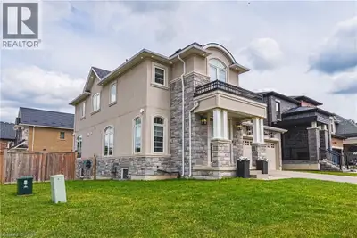 Welcome to this stunning detached home built by Rosehaven Homes in the highly desirable Meadowlands...